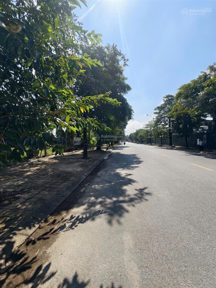 Bán nhà mặt phố cổ bi 240m2 3 tầng mặt tiền 9,5m giá 27 tỷ