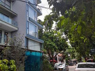 Bán nhà p/lô 2 ô tô tránh quận tây hồ 160m24t mt8m vỉa hè 66 tỷ âu cơ.