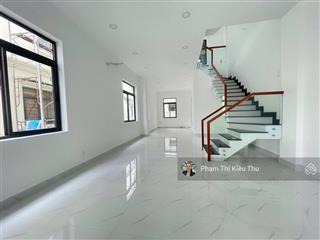 Lakeview city nhà phố dt 5x20m 1 trệt 3 lầu hoàn thiện cơ bản mới đẹp trục đường 25m giá 27tr/th