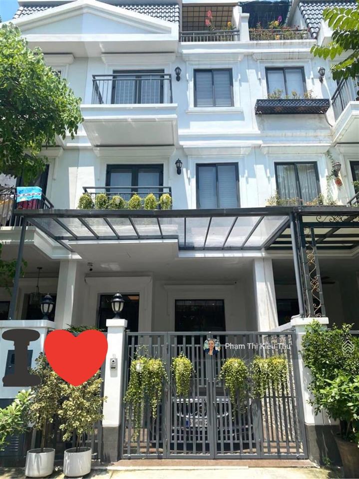 Chính chủ cần bán nhà phố view công viên dt 5x20m 1 trệt 3 lầu full nội thất đầy đủ  0902 872 ***