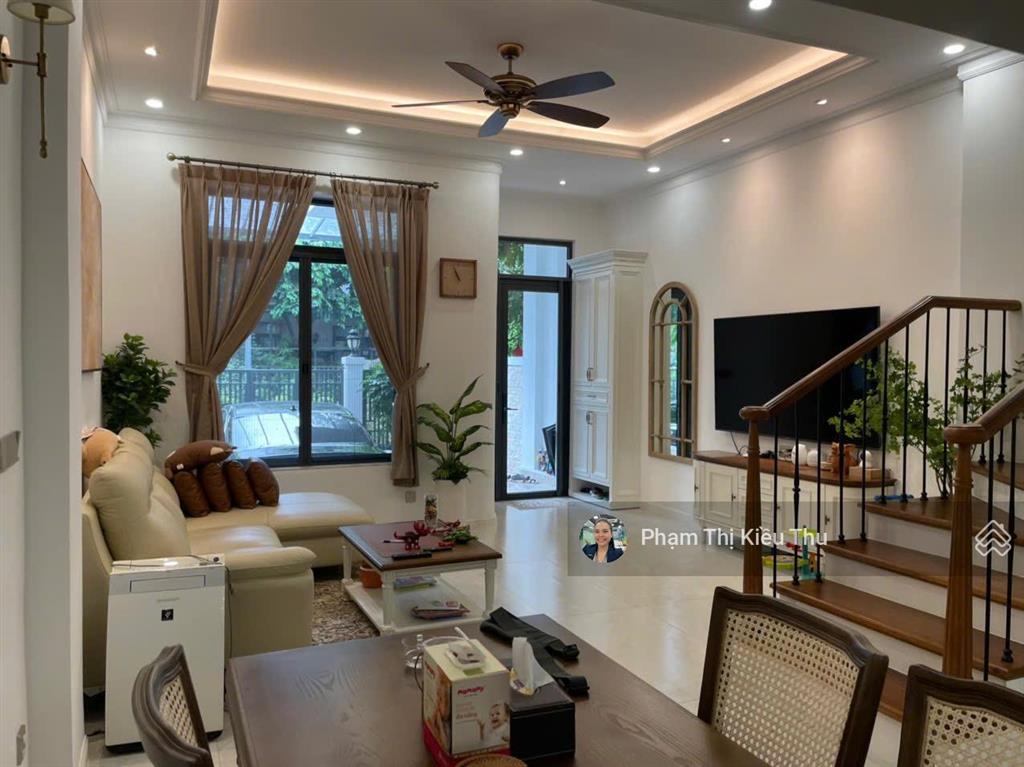 Chính chủ cần bán nhà phố view công viên dt 5x20m 1 trệt 3 lầu full nội thất đầy đủ  0902 872 ***