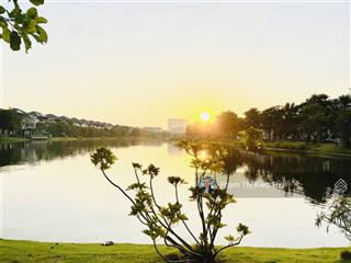 Sở hữu nhà phố lakeview city dt 100m2 view gần hồ mát mẻ nhà thô dễ decor theo ý .giá bán 15,8 tỷ