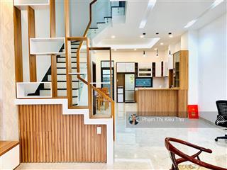 Nhà phố view hồ sinh thái 3,6ha mặt tiền đường 25m, nội thất full đầy đủ, dt 100m2 4 pn, giá 30tr