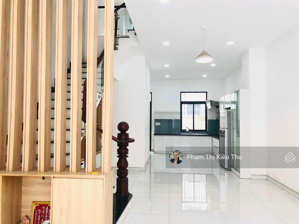 Nhà phố lakeview city dt 5x20m 1 trệt 3 lầu nội thất mới đẹp giá thuê chỉ 27tr  ngay 0902 872 ***