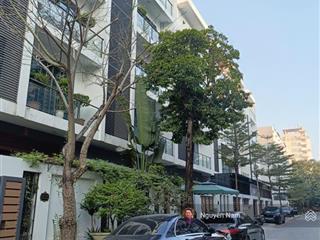 Nv vip hoàng quốc việt kéo dài 85m, 6 tầng thang máy, giá 27.5 tỷ