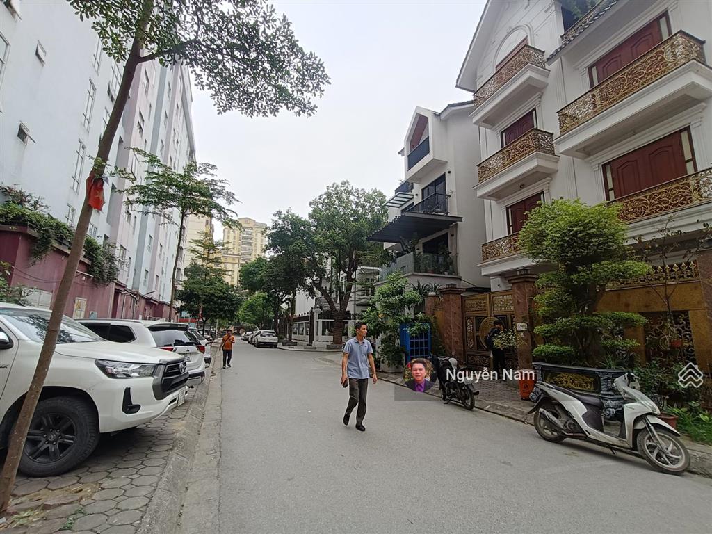 Ở vip bt mễ trì thượng 131,7m24t, vỉa hè ôtô tránh, giá 39,3 tỷ