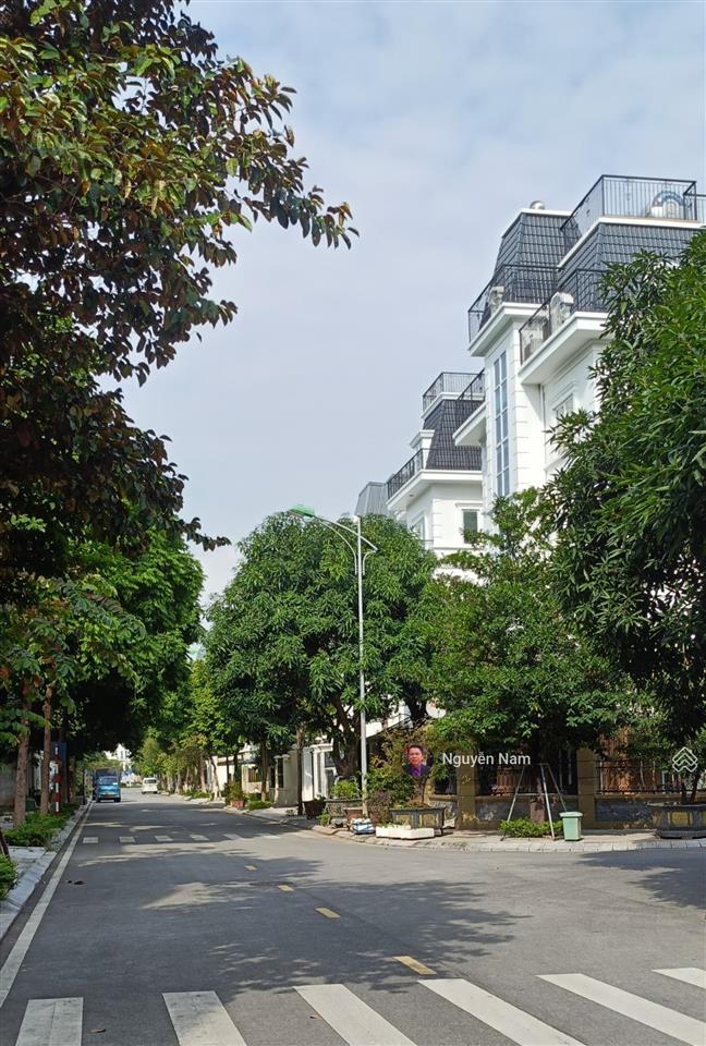 Biệt thự lideco 222m2  5tầng, view vườn hoa cực đẹp. giá 29,9tỷ