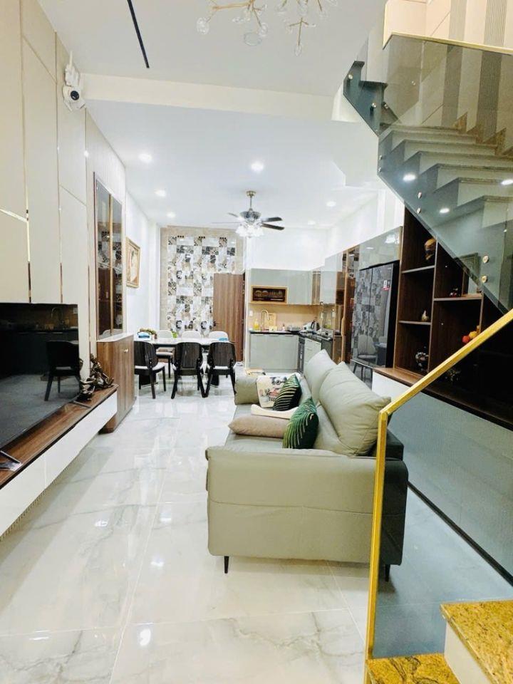 Nhà mặt tiền Quận 1, Huyền Quang ngang 4m dài 15m 3 tầng hoàn công đủ...