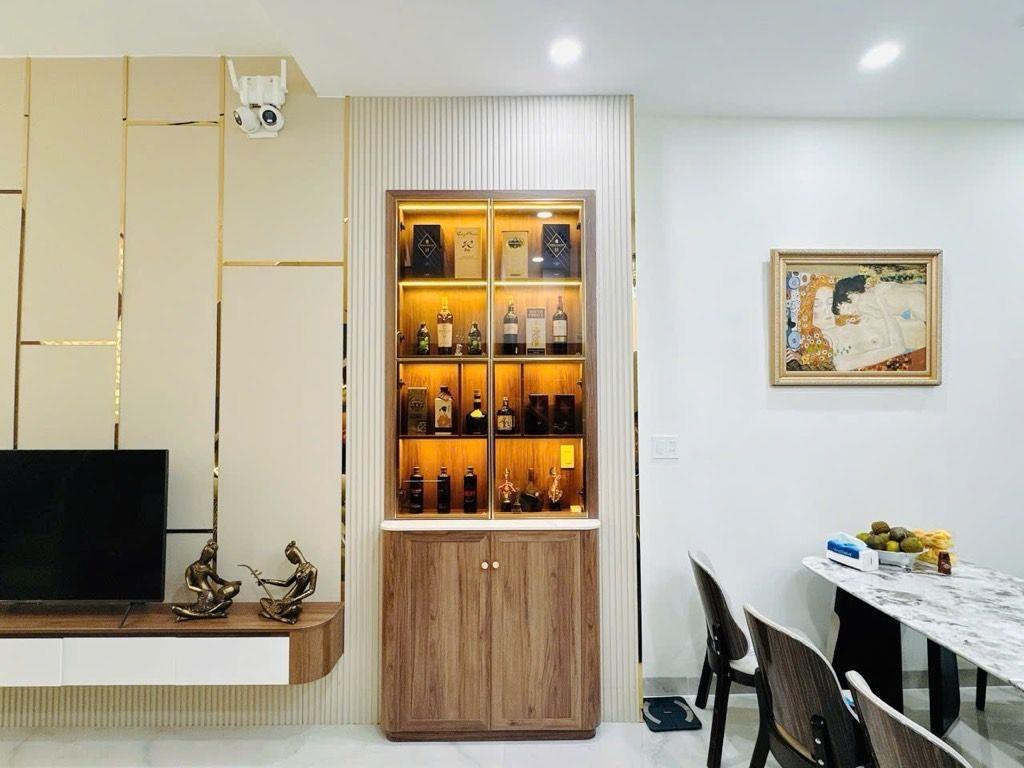 Nhà mặt tiền Quận 1, Huyền Quang ngang 4m dài 15m 3 tầng hoàn công đủ...