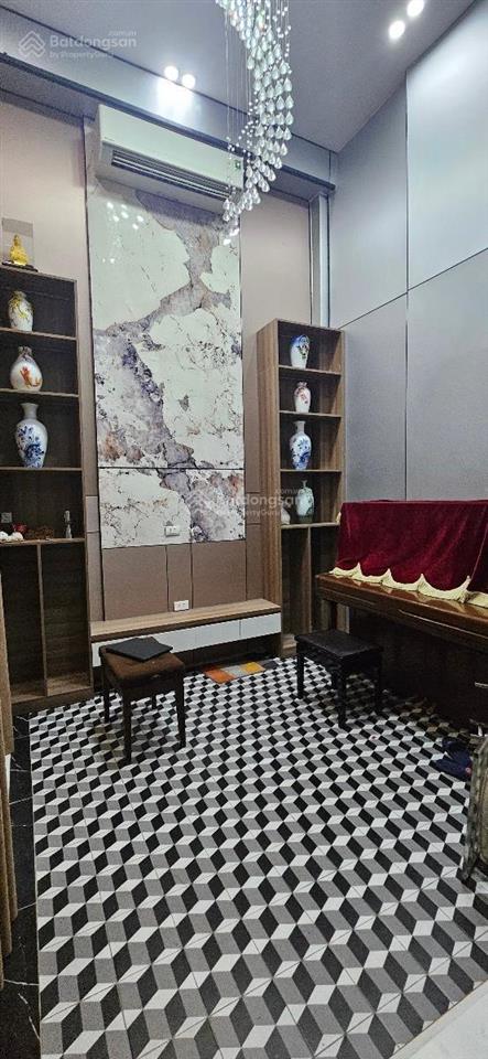 Bán nhà tây sơn, trung tâm đống đa, 6 tầng thang máy, gần ô tô, đẹp ở ngay. 30m2 giá 10.5 tỷ