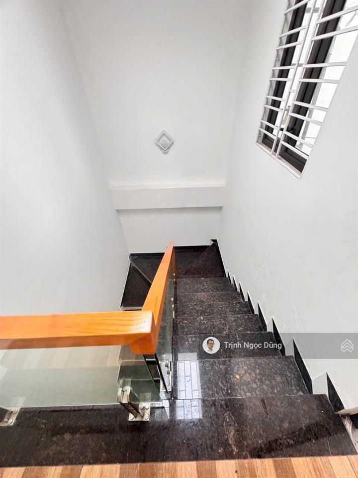 Bán nhà 4 tầng lô góc mặt đường ôtô tránh nhau trung hành, hải an, hải phòng ôtô vào nhà giá 4.6 tỷ