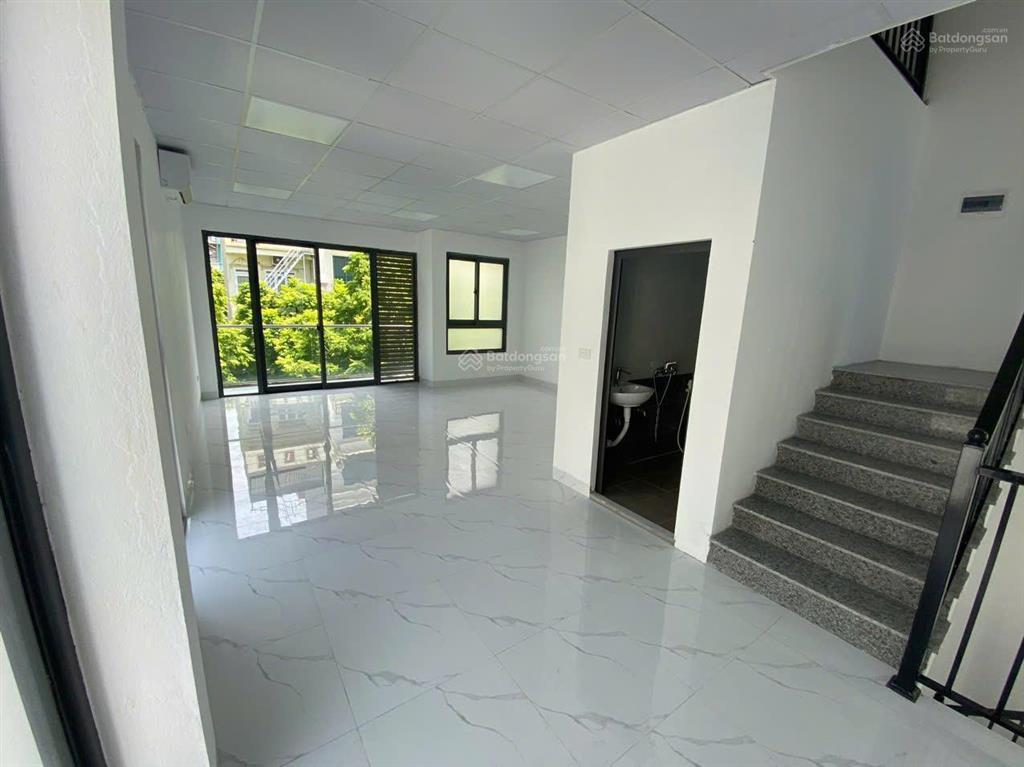 Cho thuê biệt thự dương nội hoàn thiện đẹp ngay cạnh hồ, không giới hạn mục đích sử dụng  28tr