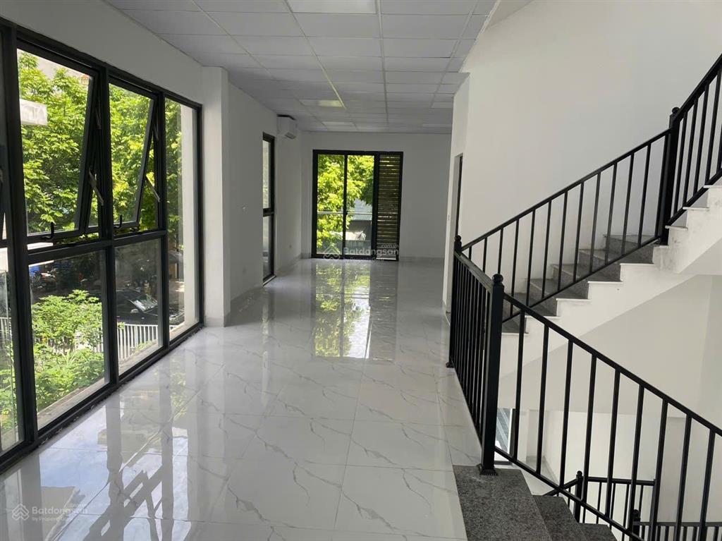 Cho thuê biệt thự dương nội hoàn thiện đẹp ngay cạnh hồ, không giới hạn mục đích sử dụng  28tr