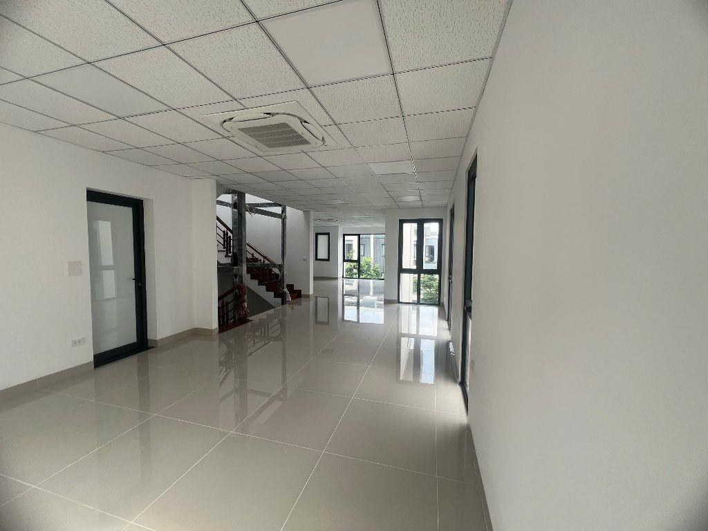 Cho thuê lẻ tầng biệt thự Dương Nội làm văn phòng, hoàn thiện full - 12tr