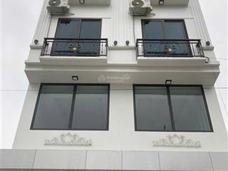 Nhà đông la 36m2 * 4 tầng, khu phân lô vỉa hè. ô tô tránh chạy vòng quanh. full nội thất, giá 7tỷ15