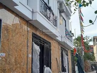 Nhà xây mới 5 tầng. ô tô đỗ cửa. giá 4,6 tỷ, sổ đỏ 30m2 chính chủ tại tb yên nghĩa