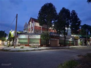 Bán đất và nhà 3 tầng lô góc 300m2 đường chính dk5a đối diện công viên mỹ phước 3