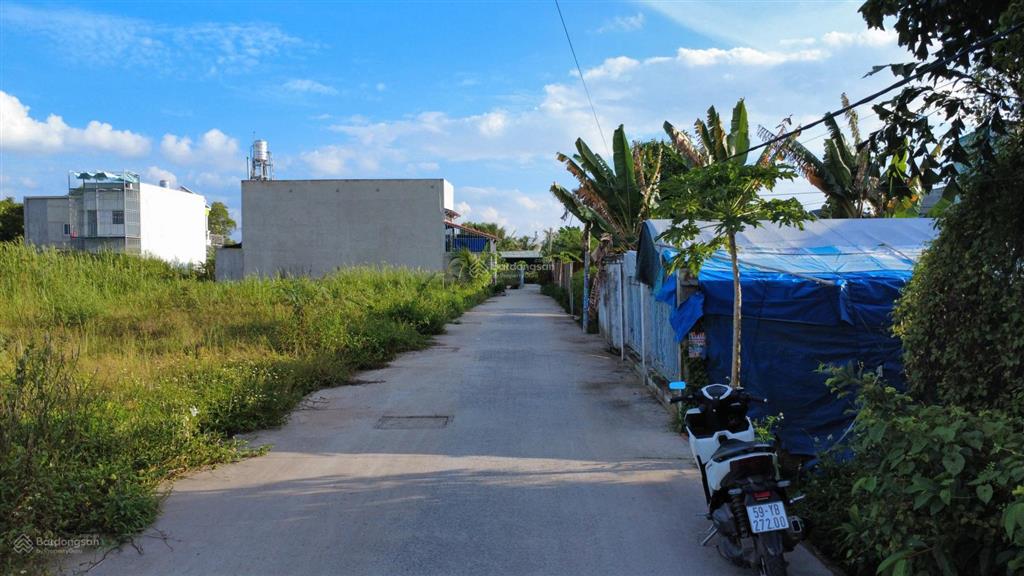 Bán đất tặng nhà cấp 4, diện tích 14x37m thổ cư 280m2, 2 mặt tiền trước sau