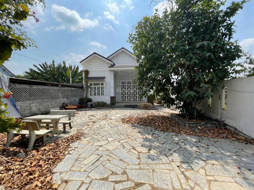 Mặt tiền tỉnh lộ 8  bán đất tặng nhà biệt thự phước vĩnh an  củ chi