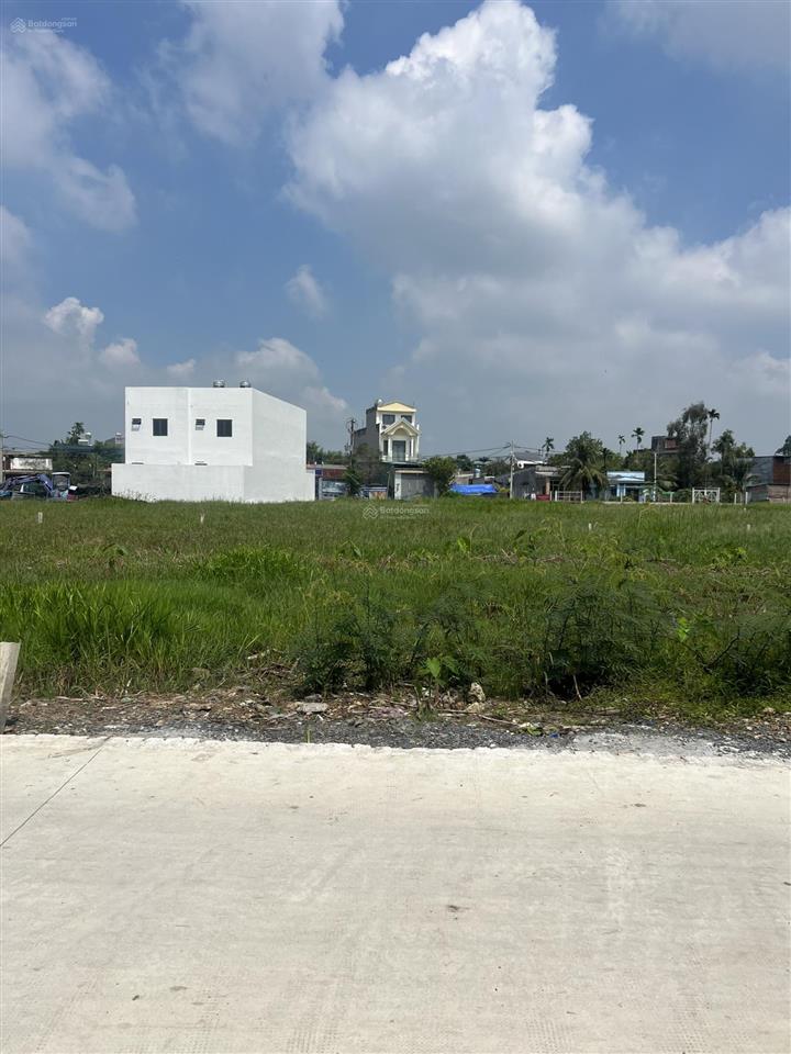 Bán đất 5x20m 100m2 thổ cư full, xây dựng hoàn công, khu vip nhất bình mỹ lúc này