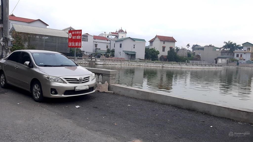 Chính chủ, bán 56m2 đất ở, đông dư, ngay hồ, giá 5.9 tỷ