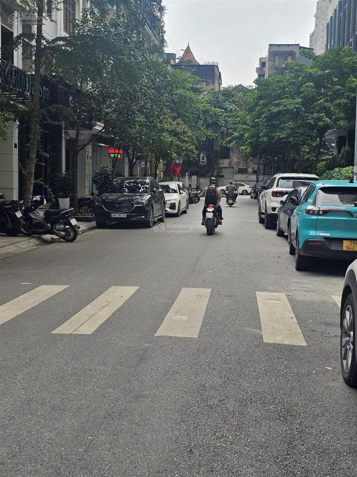 Bán biệt thự liền kề phố nguyễn huy tưởng, thang máy lô góc 210m2 chỉ 61 tỷ.  0975 642 ***