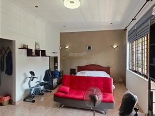 Bán biệt thự sân vườn đường nguyễn ư dĩ thảo điền q2.dt 18x19,5.giá  62 tỷ