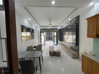 Gia đình cần bán gấp nhà do lộ dt 33m2 xây 4 tầng ngỗ ô tô tránh nhau, giá 6,5 tỷ nhà full nội thất