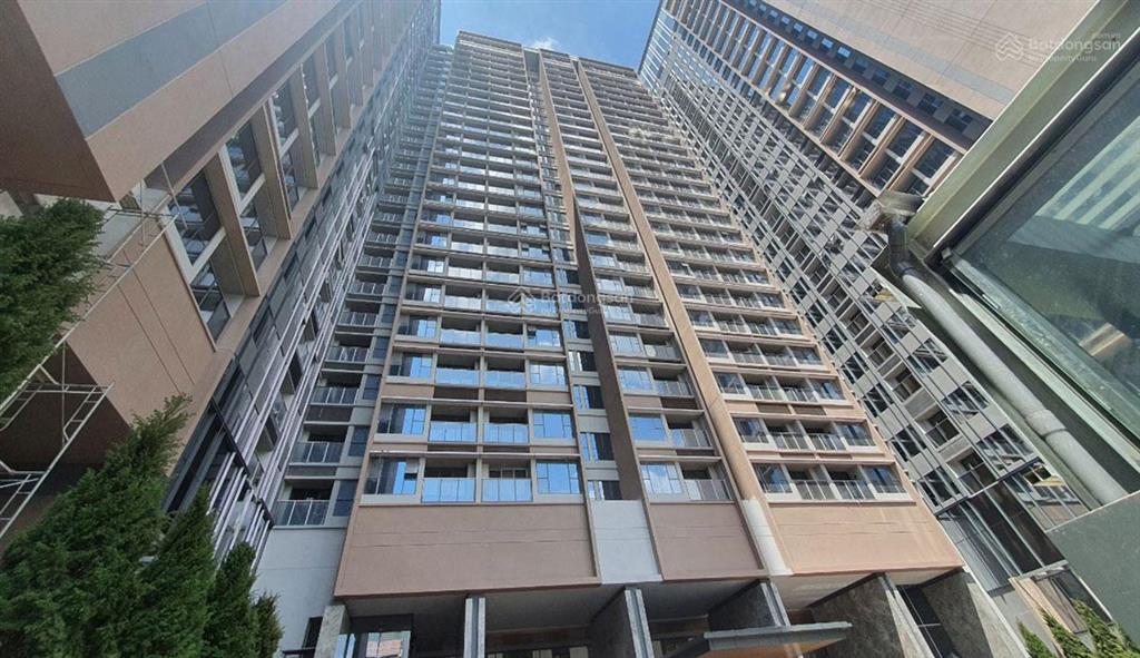 Bán căn 4pn thang máy riêng trần cao 6.9m tại the marq