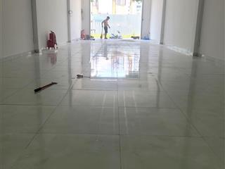 Mặt bằng làm kho, quán ăn, showroom, spa kc trệt trống suốt dt 4x20mgiá 16 triệu/than phúq2