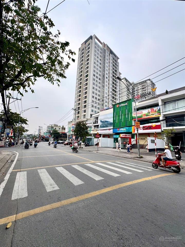 Mặt tiền đặng văn bi trục kinh doanh hiếm còn sót lại