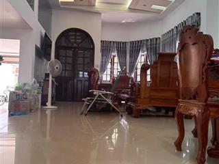 Biệt thự đường số khu tên lửa , phường tân tạo , dt 10x20 xd 2 lầu . giá 18 tỷ