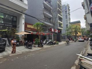 Mặt phố ô tô kinh doanh văn phòng chu thuê  đội cấn 130 m , mt 8 m , giá 40 tỷ