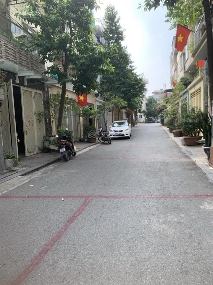 Bán gấp biệt thự lk , thang máy nhà đẹp ở ngay mai động 125 m , giá 23 tỷ