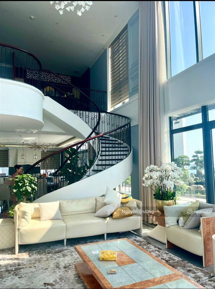 Chính chủ bán căn 270m2, 4pn 3vs, cửa đông bắc, nhà sửa đẹp, cc mandarin garden. giá 24.99 tỷ