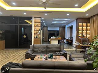 Chính chủ bán căn hộ 216m2, 4 ngủ + 1, 3 vệ sinh, full nội thất cc the manor. giá chỉ 17 tỷ