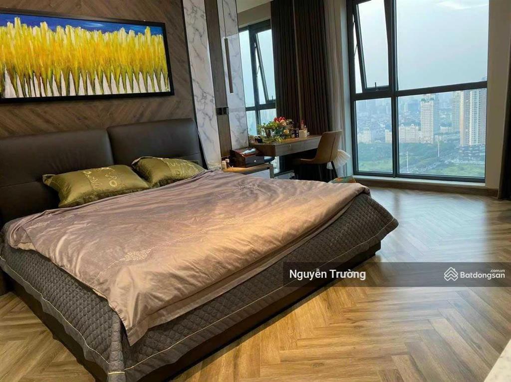 Chính chủ bán penthouse duplex 235m2, 5pn 3vs, full đồ đẹp, chung cư starlake tây hồ. giá 37.9 tỷ