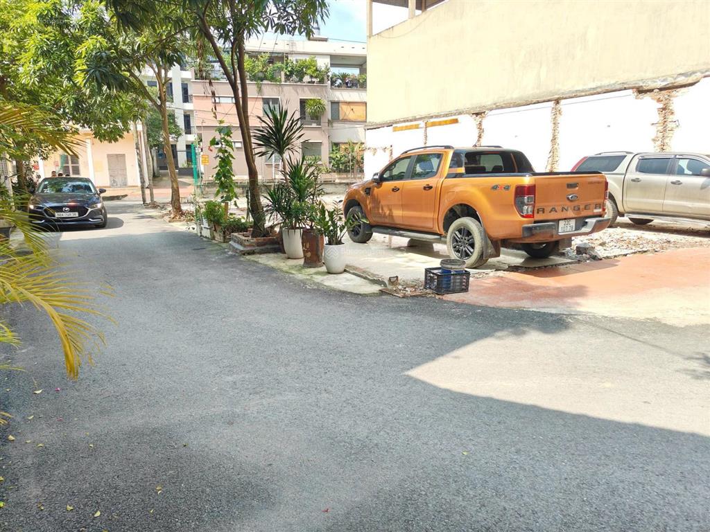 Đất 03 mặt tiền sát sân vận động và uỷ ban tỉnh phú thọ giá 2.9x tỷ