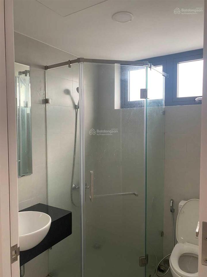 Cắt lỗ 100tr bán gấp căn hộ 77m2 (2pn + 2wc) tầng đẹp view thoáng .  0977 324 *** mr thọ