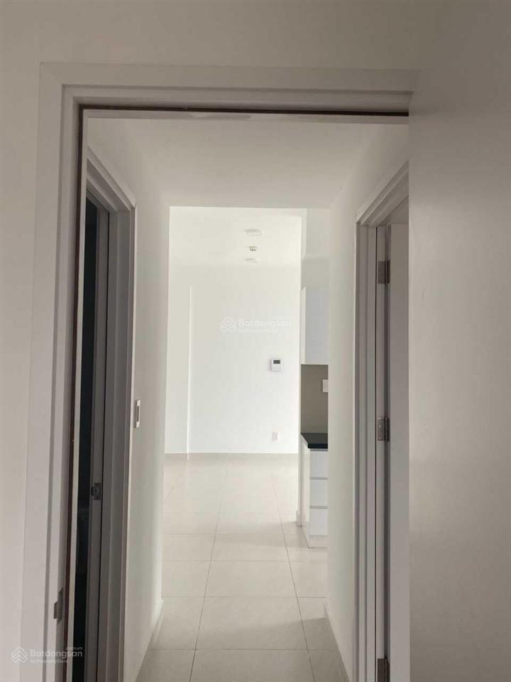 Cắt lỗ 100tr bán gấp căn hộ 77m2 (2pn + 2wc) tầng đẹp view thoáng .  0977 324 *** mr thọ