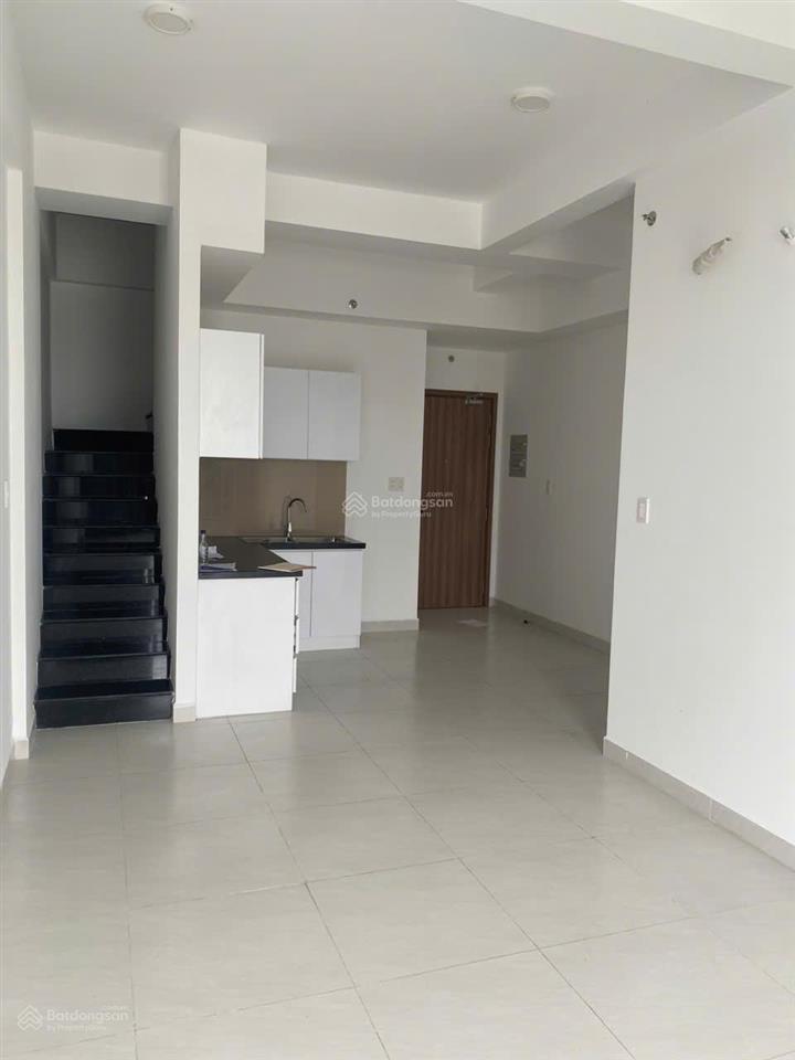 Bán nhanh căn duplex 115m2 (3pn + 3wc) có sân vườn. ngay q9 liền kề q2.  0977 324 ***