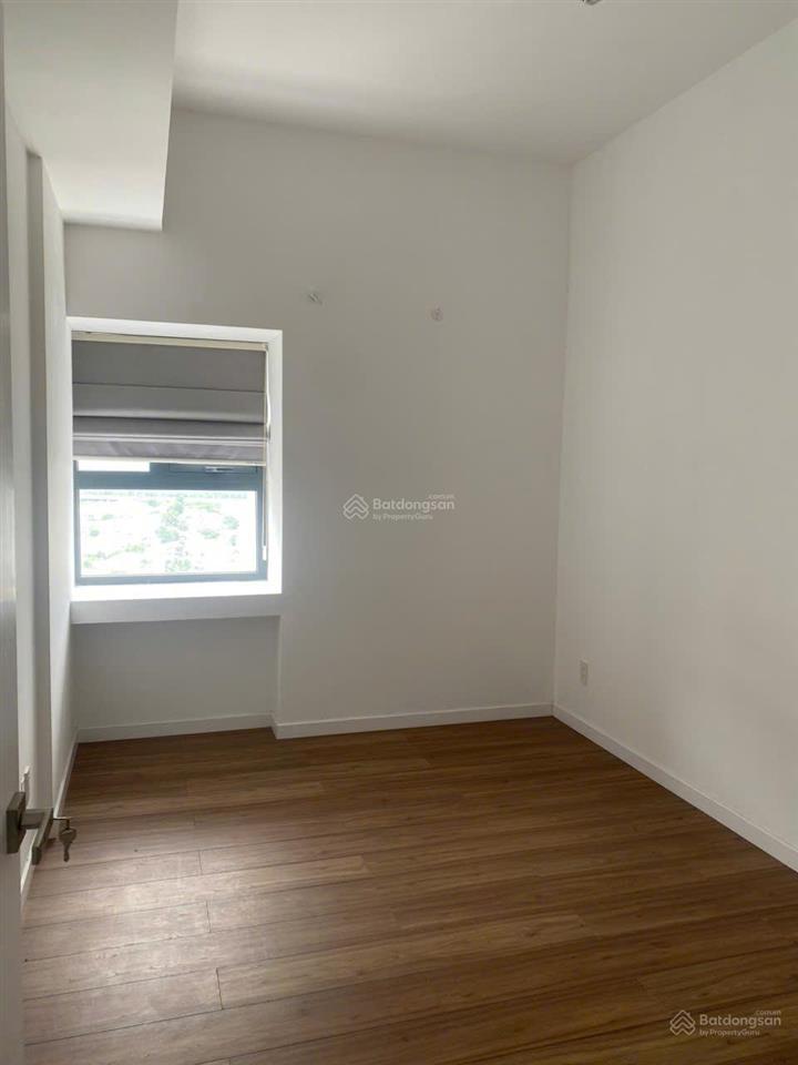 Bán nhanh căn duplex 115m2 (3pn + 3wc) có sân vườn. ngay q9 liền kề q2.  0977 324 ***