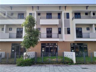 Chính chủ nhà phố 120m2 đất có sẵn nhà 3 tầng mới xây. lvcc 0924 191 ***