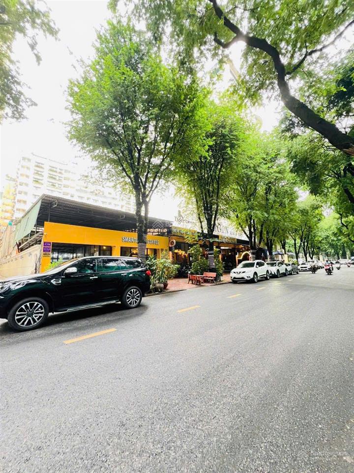 Cho thuê nhà góc 2mt số 37  37a đường nguyễn trung trực, quận 1, 35x30m, 1 trệt 1 lầu, 500tr/tháng