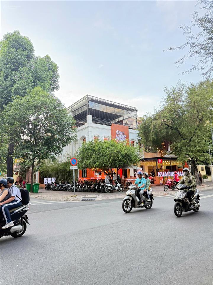 Cho thuê nhà góc 2mt 40 võ văn tần, phường võ thị sáu, quận 3, 1 trệt 1 lầu st, 290tr/th
