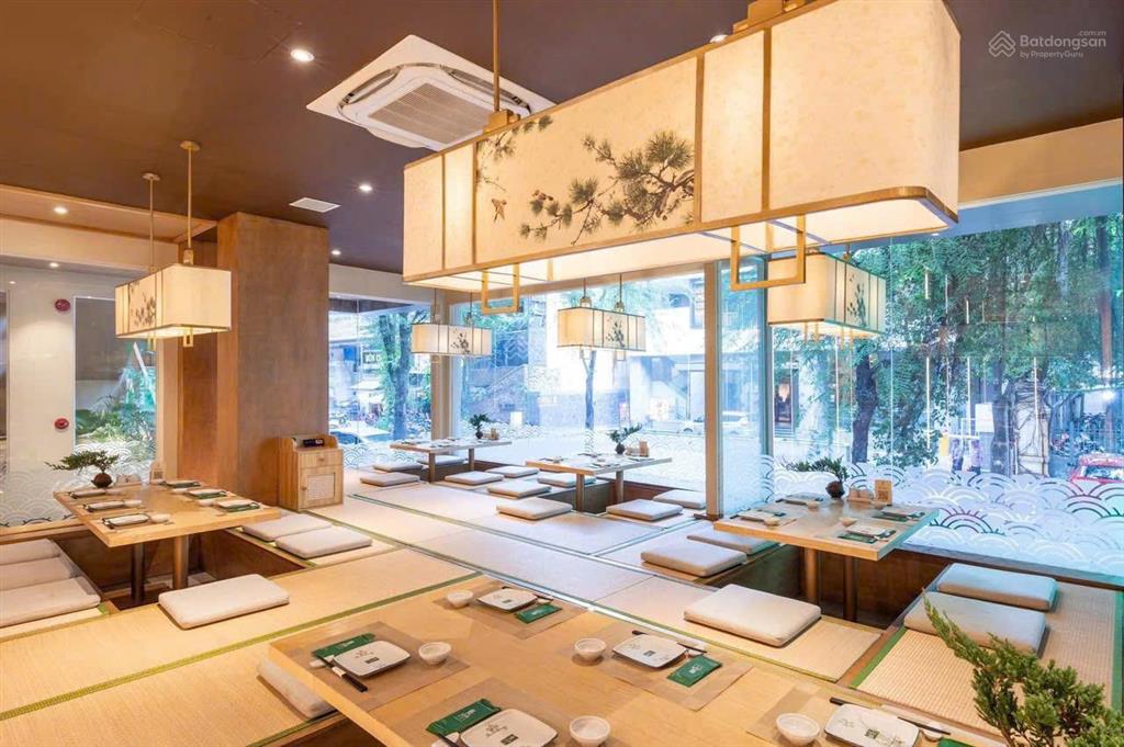 Cho thuê mặt tiền số 5 lý tự trọng, phường bến nghé, tt quận 1, có hầm và 3 lầu thang máy, 350tr/th