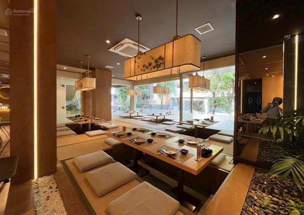 Cho thuê mặt tiền số 5 lý tự trọng, phường bến nghé, tt quận 1, có hầm và 3 lầu thang máy, 350tr/th