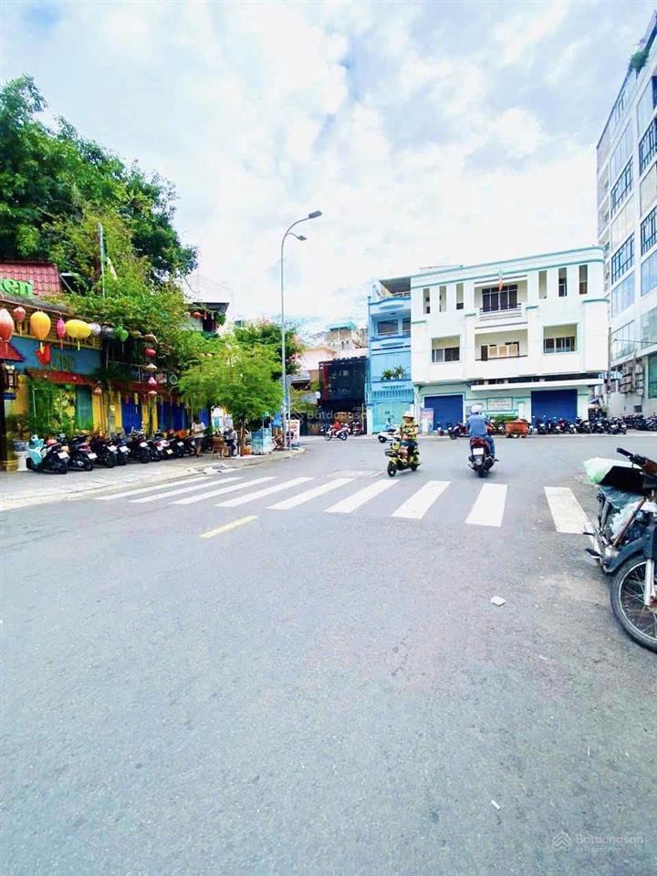 Cho thuê nhà mặt tiền (11m), số 195 cô bắc, quận 1, dt 11x22m, mặt bằng trống suốt, nhà hàng, bar.