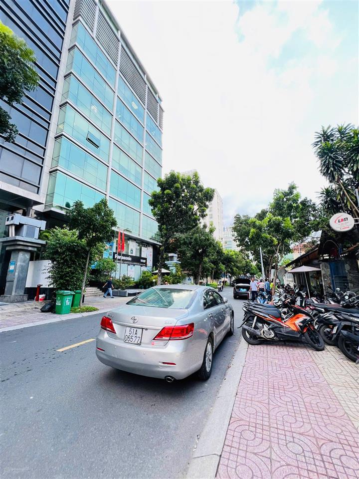 Cho thuê toà nhà siêu đẹp mặt tiền 18m nguyễn thị diệu, quận 3. dt 18x16m, hầm 10 tầng, 200tr/th.