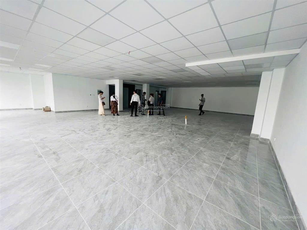 Cho thuê tòa nhà mới 1.900m2 siêu đẹp, số 35 hồ xuân hương, quận 3. dt14x20m, hầm, 7 tầng,pccc.